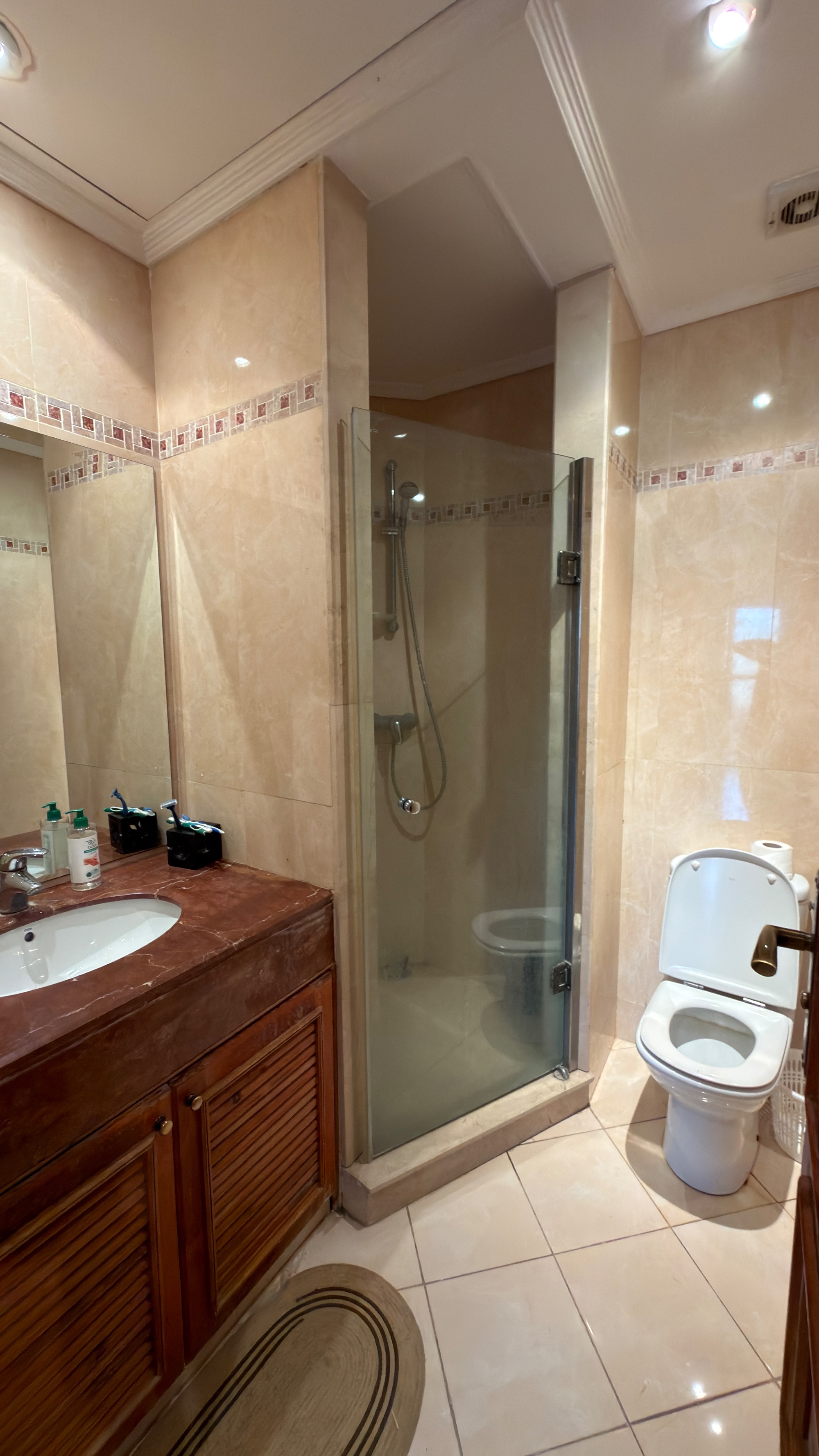 Appartement rez-de-jardin à louer | 2 chambres et un grand salon — photo 6