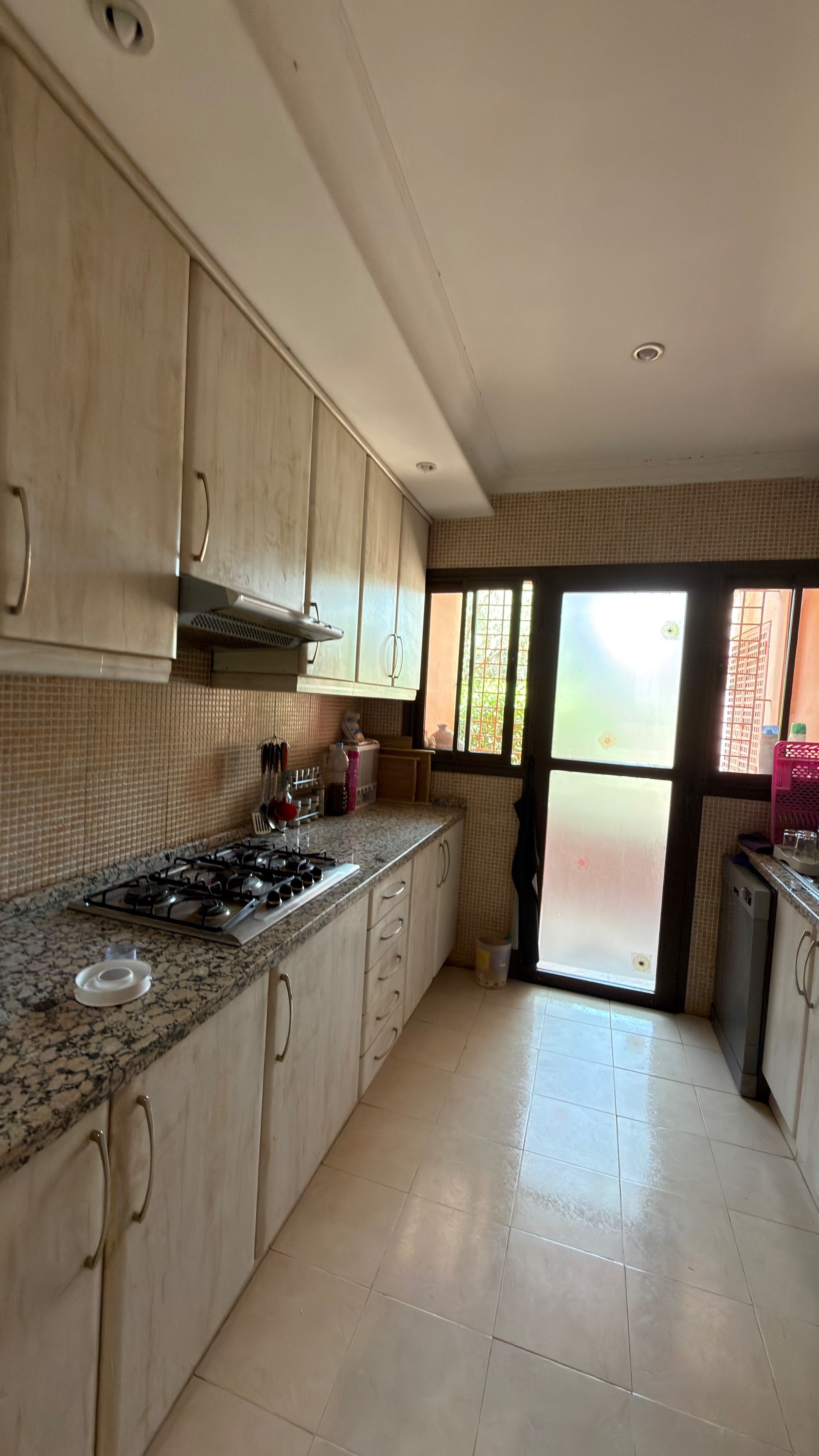 Appartement rez-de-jardin à louer | 2 chambres et un grand salon — photo 9